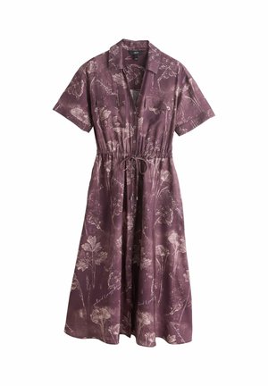 Fialové midi šaty s krátkym rukávom, kvetinovým vzorom, prednými gombíkmi, dvoma náprsnými vreckami, golierom a nastaviteľným sťahovacím pásom v páse.