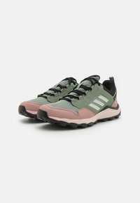 Adidas Terrex TRACEROCKER 2 GTX  - Pantofi drumeție - silver green/linen green/warm clay