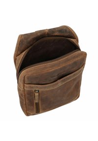 Borsa a tracolla in pelle marrone con apertura superiore con zip, tasca frontale e superficie liscia. Interno con rivestimento in tessuto scuro.