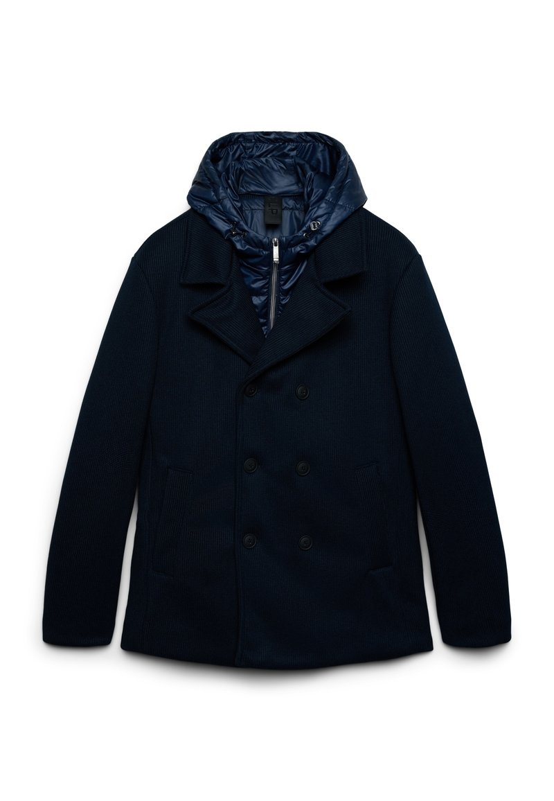 Cappotto doppiopetto blu navy con un esterno testurizzato e cappuccio trapuntato. Presenta grandi bottoni e tasche laterali.