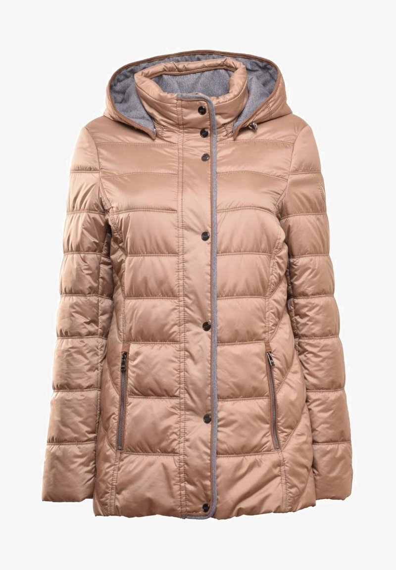 Beige pufferjakke med hætte, der har lynlås- og knaplukning, quiltet design og to sidelommer med grå accenter.