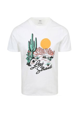 Camiseta de algodón blanca con un gráfico colorido de cactus, un sol y un paisaje montañoso, con el texto "Levi Strauss" en negro.