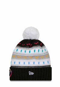 Berretto in maglia con una base nera e strisce orizzontali multicolori in grigio, bianco, teal, giallo e rosa, completato da un pompon bianco.