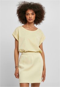 Urban Classics EXTENDED SHOULDER TEE - Jednoduché tričko - softyellow