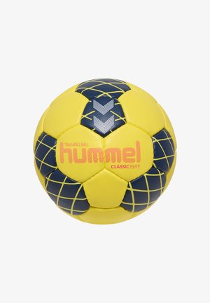 Pallone da pallamano giallo e blu navy con motivi a griglia e brand "hummel Classic Elite" in testo rosso su sfondo bianco.