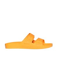 Sandale en caoutchouc orange avec deux brides ajustables et un semelle intérieure texturée. La semelle est plate avec un motif strié pour une bonne adhérence.