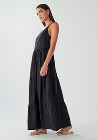WILLA EBLA - Robe longue - black