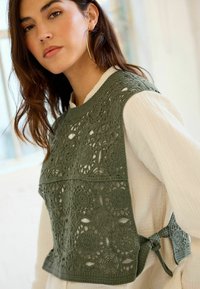 Next REGULAR FIT - Stickad tröja - khaki green