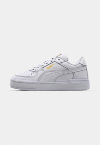 Seleccionado, white