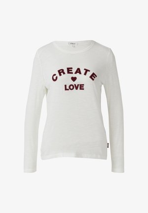 Bílé tričko s dlouhým rukávem, na kterém je vyšitý nápis „CREATE ♥ LOVE“ v barvě granátové, s kulatým výstřihem a jemnou texturou.