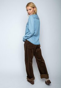 Emily van den Bergh Hemdbluse - light denim