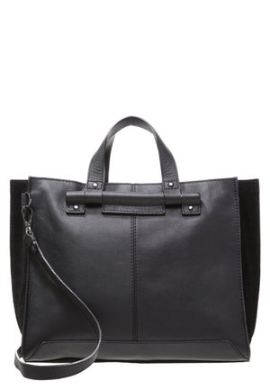 Czarna skórzana torba na ramię z krótkimi uchwytami i odpinanym długim paskiem, cechująca się minimalistycznym przeszyciem i gładkim wykończeniem.