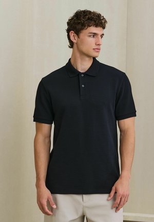 Next, REGULAR FIT - SMART TEXTURE REGULAR FIT POLO SHIRT - Poloshirt - black