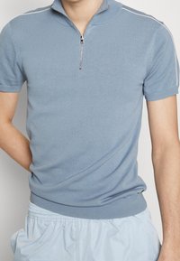 Ron Dorff T-shirt med print - light blue