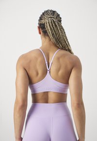Nike Performance INDY BRA - Sports-BH-er med lett støtte - lilac bloom