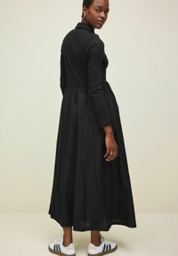 Next LONG SLEEVE COLLARED-REGULAR FIT - Maksimekko - black