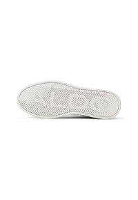 Weiße Gummisohlen mit einem strukturierten Muster und dem eingepressten Wort "ALDO", das prominent in der Mitte platziert ist.