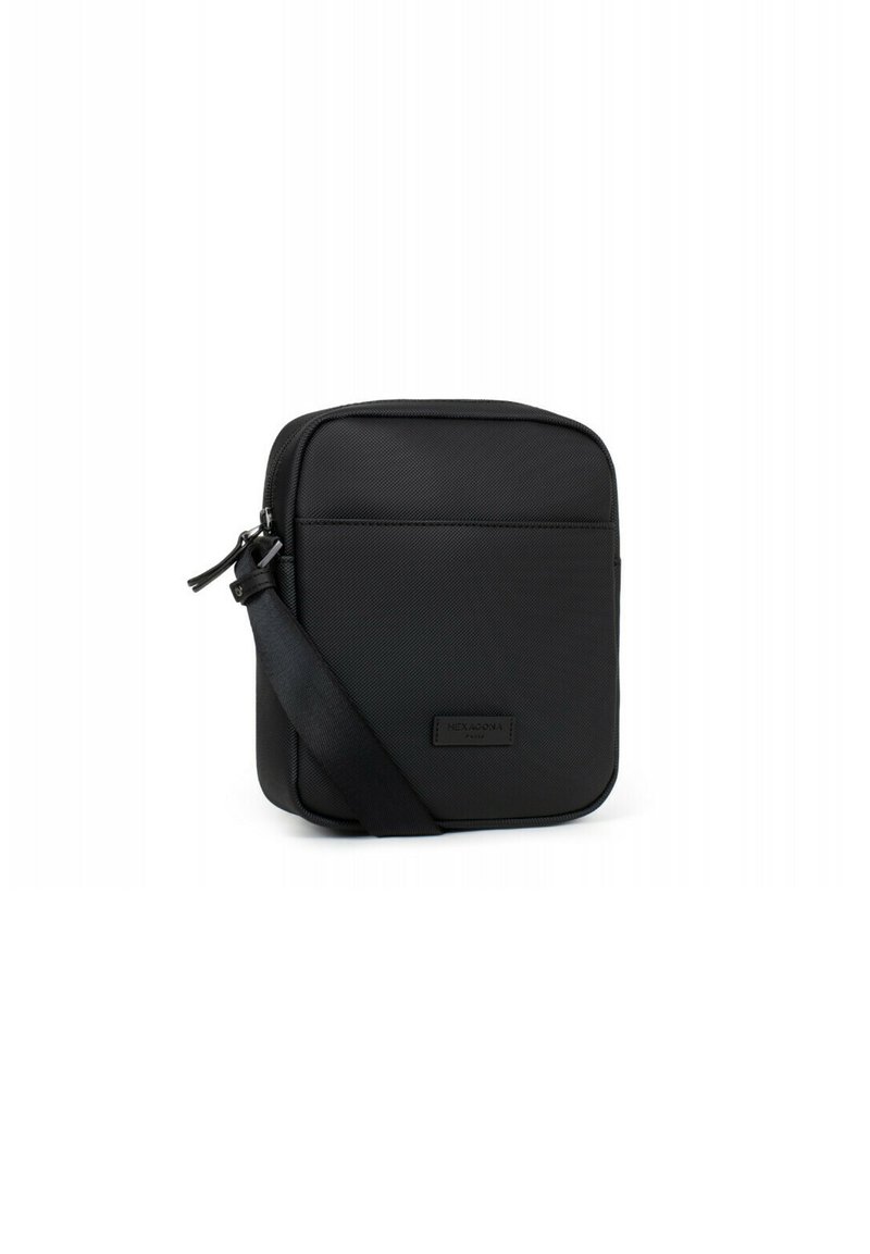 Borsa a tracolla nera realizzata in nylon texturizzato, dotata di tasca frontale con zip e tracolla regolabile. Forma rettangolare semplice con dettaglio del logo.