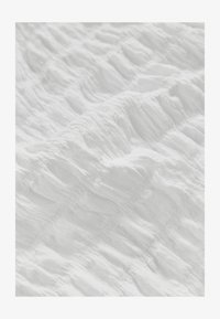 Non sélectionné, white