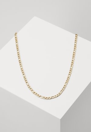 Collier chaîne couleur or avec des maillons ovales de taille moyenne, présenté sur une surface géométrique blanche.