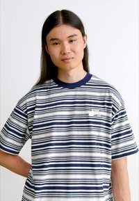 Nike SB TEE - Jednoduché tričko - midnight navy