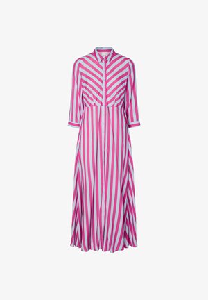 Lyserød og lyseblå stribet kjole med knapper foran, trekvart ærmer, figursyet krop, flydende nederdel, letvægtsstof.