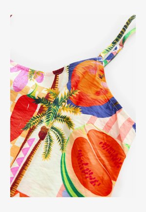 Robe sans manches colorée avec un imprimé tropical comprenant des palmiers et des formes de fruits dans des teintes de rouge, orange, vert et rose sur un fond clair.