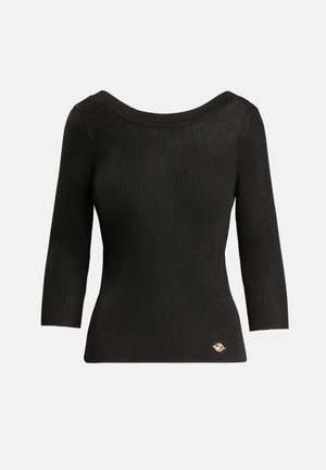 Zwarte ribgebreide top met driekwartmouwen en een brede halslijn. Bevat een klein gouden logoaccent aan de onderkant van de voorkant.