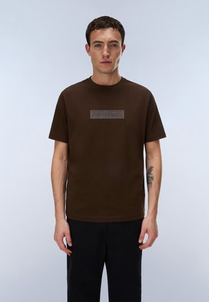 Napapijri, BOX LOGO SS - T-shirt basique - dark brown