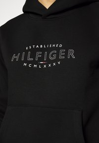 Tommy Hilfiger CURVE LOGO - Huppari - black