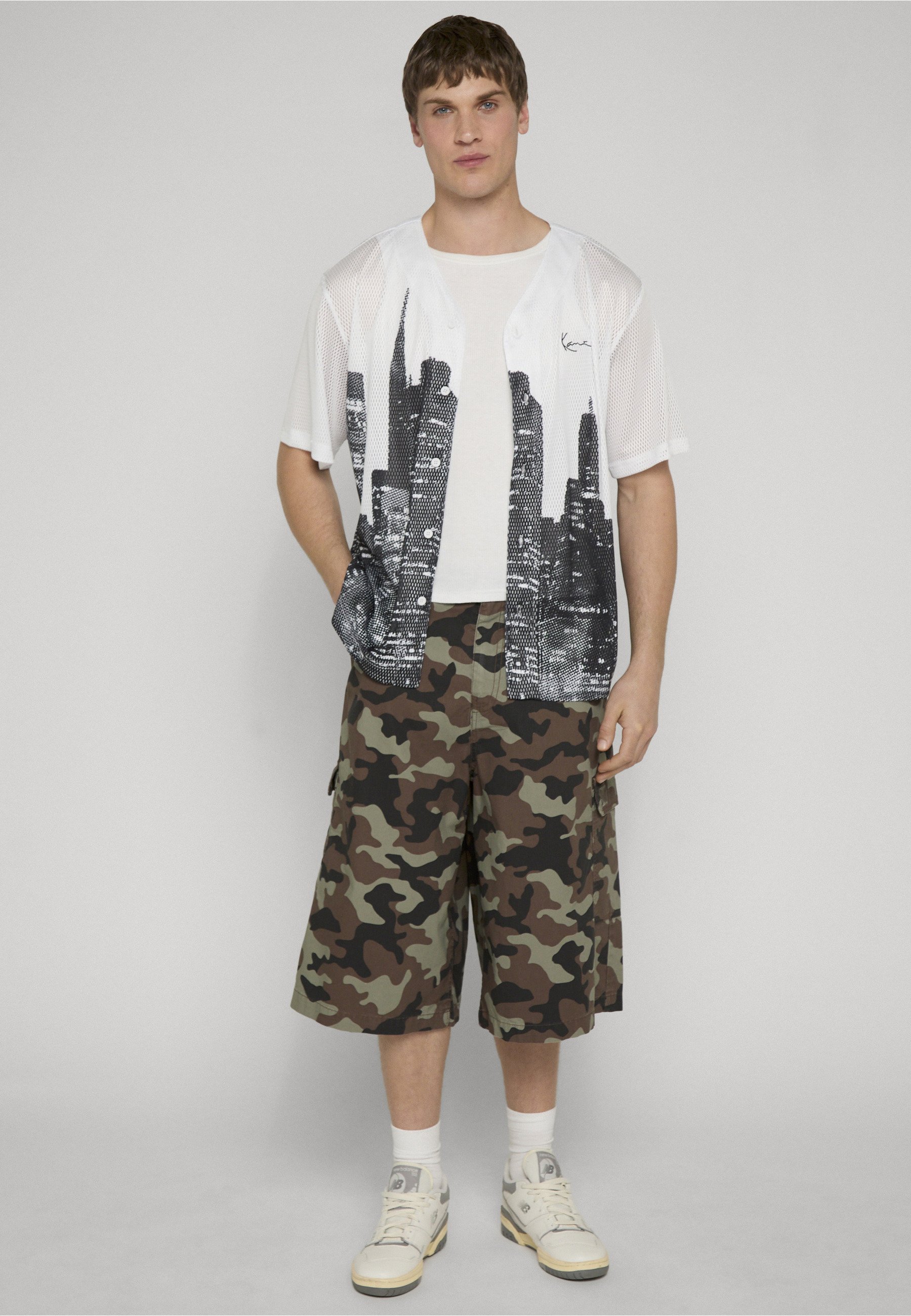 Karl Kani OG CAMO BAGGY CARGO SHORTS - Shorts - olive light olive