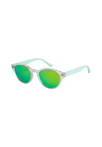 Sunglasses kedi gözü şeklinde, şeffaf çerçevelere ve nane yeşili kenarlara sahip. Yeşil aynalı lensler ışığı yansıtarak genel tasarımı güçlendiriyor.