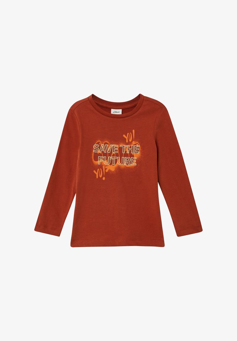 T-shirt z długim rękawem w kolorze rdzy, wykonany z miękkiej bawełny. Posiada grafikę "URATUJ PRZYSZŁOŚĆ" oraz "YO!" w żółtym i pomarańczowym nadruku.