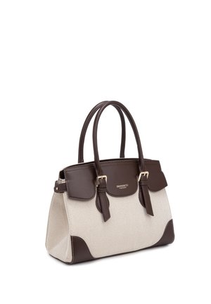 Sac à main en tissu beige avec des anses en cuir marron foncé, des accents aux coins et des détails à boucle, marqué "Diana & Co Firenze" sur le rabat.