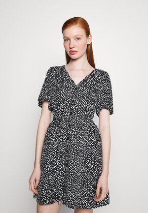 Vero Moda VMALBA SS SHORT DRESS WVN NOOS - Robe chemise - black aop joey dot