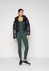 Fabletics PRINCIPAL BUILT IN BRA TANK - Top - everpine