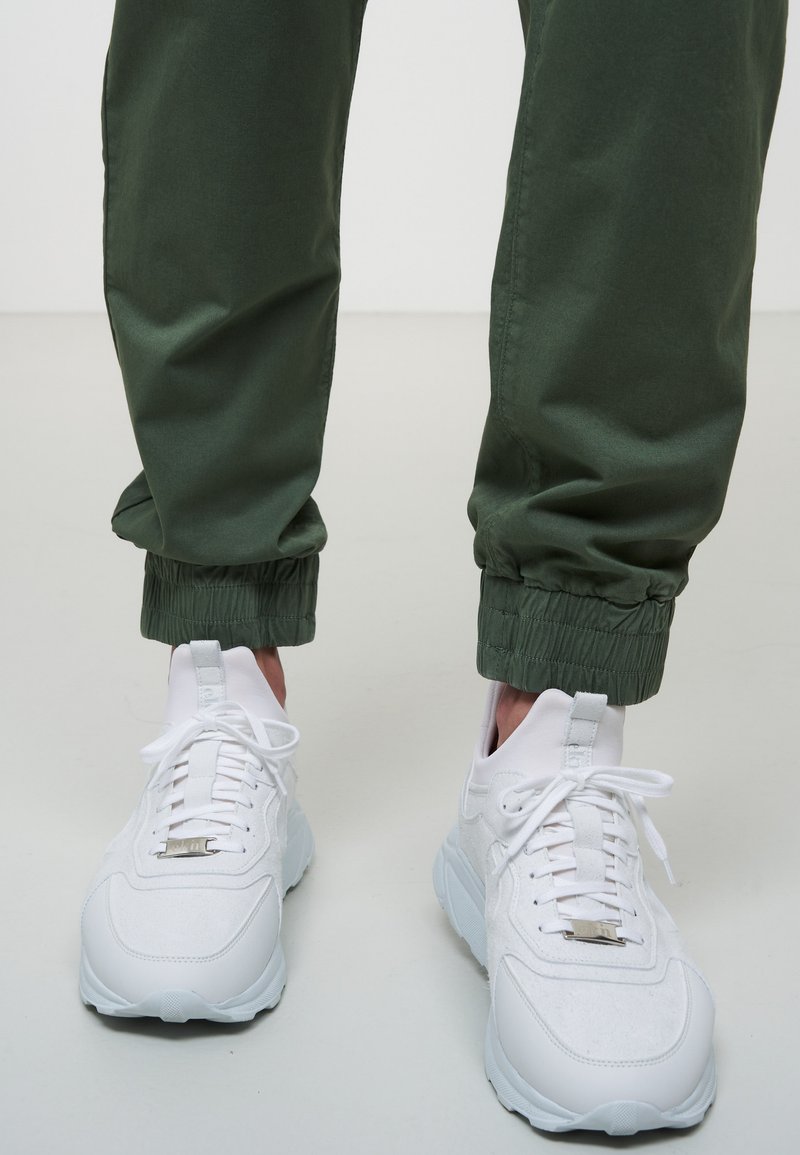 Herren Trainingsanzüge | recolution DRINK WATER FEEL WATER Jogginghose khaki - US67616 Herren Trainingsanzüge | recolution DRINK WATER FEEL WATER Jogginghose khaki - US67616