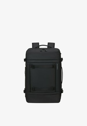 Schwarzer rechteckiger Reiserucksack mit mehreren Fächern, gepolsterten Schultergurten, einem oberen Griff und seitlichen Schnallen zur Anpassung.