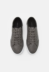 Pier One Sneakers - grey