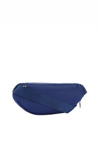 Blå nylon midjeväska med en böjd form, dragkedjefack och ett brett justerbart band. Slät textur och minimalistisk design.