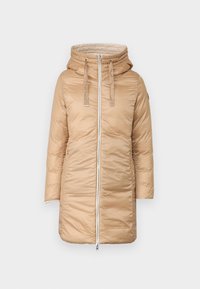 Beige gewatteerde jas met een capuchon, voorzien van een ritssluiting aan de voorkant, koordjes en een gladde textuur. Driekwart lange mouwen, minimalistisch ontwerp.