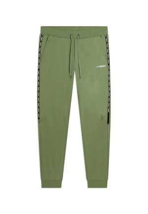 Pantalones deportivos ajustados de color verde oliva con cintura ajustable con cordón, bolsillos laterales, ribete negro con la marca "FREDDY" en blanco a lo largo de las piernas y en el muslo derecho.
