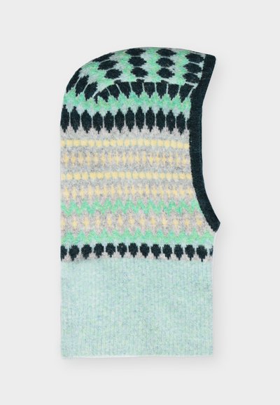 Πλεκτός μπαλακλάβα με παστέλ μπλε, πράσινα, κίτρινα, μαύρα γεωμετρικά και ζιγκ ζαγκ μοτίβα, με καλυμμένο κεφάλι και ανοιχτό πρόσωπο.