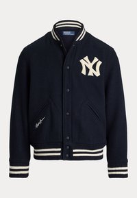 Vybrané, hunter navy