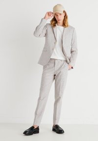 Jack & Jones PREMIUM JPRRIVIERA - Odijelo - timber wolf