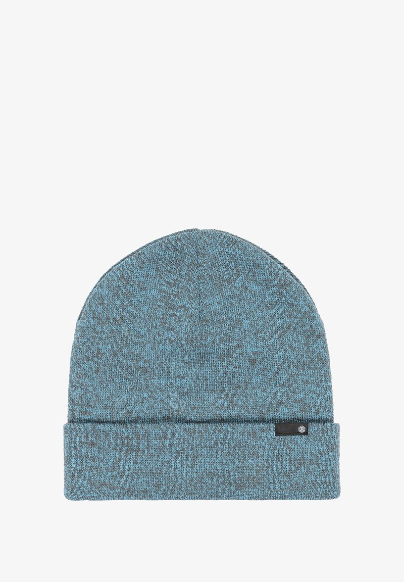 Gebreide beanie muts in donkergrijs met aqua vlekken, voorzien van een opgerolde zoom en een klein zwart label aan de zijkant.