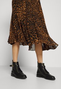 Lauren Ralph Lauren OCELOT-PRINT PLEATED GEORGETTE SKIRT - Saia evasé - polo black multi