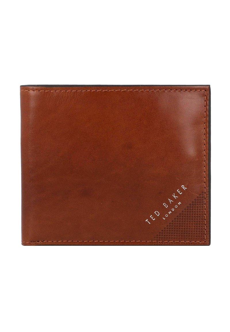 Portafoglio in pelle marrone con una texture liscia, caratterizzato da dettagli in rilievo con logo e un motivo di perforazione negli angoli. Design a doppia piega con accenti di cucitura.