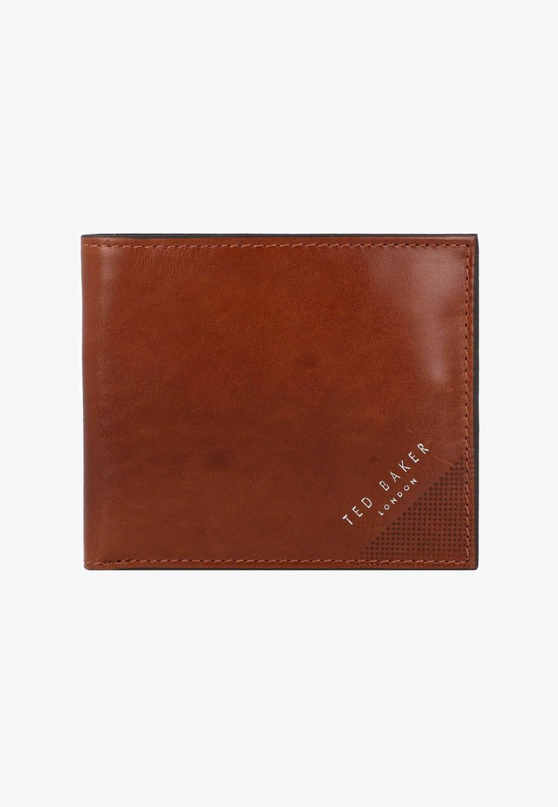 Portafoglio in pelle marrone con una texture liscia, caratterizzato da dettagli in rilievo con logo e un motivo di perforazione negli angoli. Design a doppia piega con accenti di cucitura.