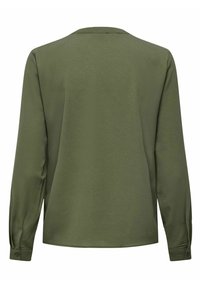 Blouse vert olive à manches longues avec manches boutonnées aux poignets et un simple col rond, vue de dos.